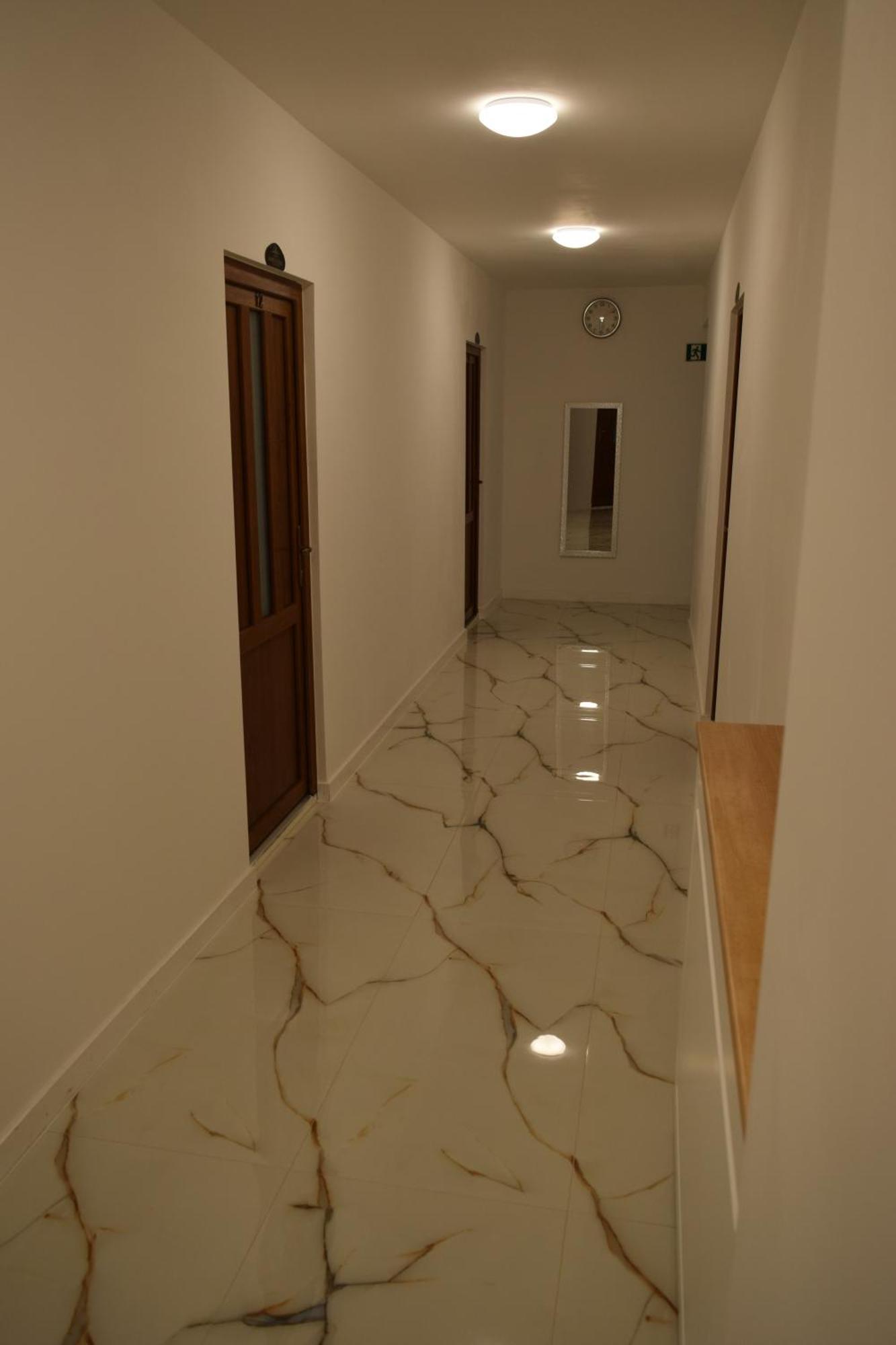 Airport Karoly Central Vecsés Εξωτερικό φωτογραφία